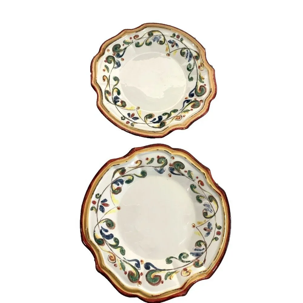 (2) Sur La Table “Mara”Pattern Salad Appetizers Plates 9” Made in Italy READ****